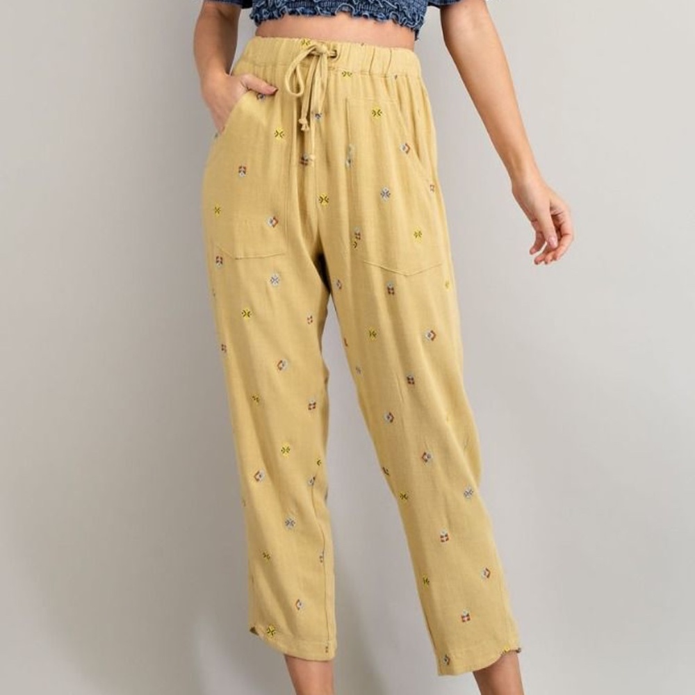 139 NWT Easel Green Straight Leg Embroidered Linen pant